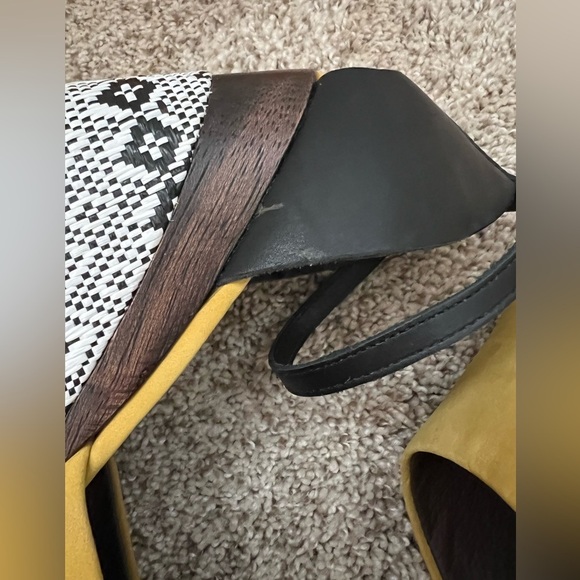 Anthropology Holding Horses wedges -9 1/2 - Picture 5 of 9